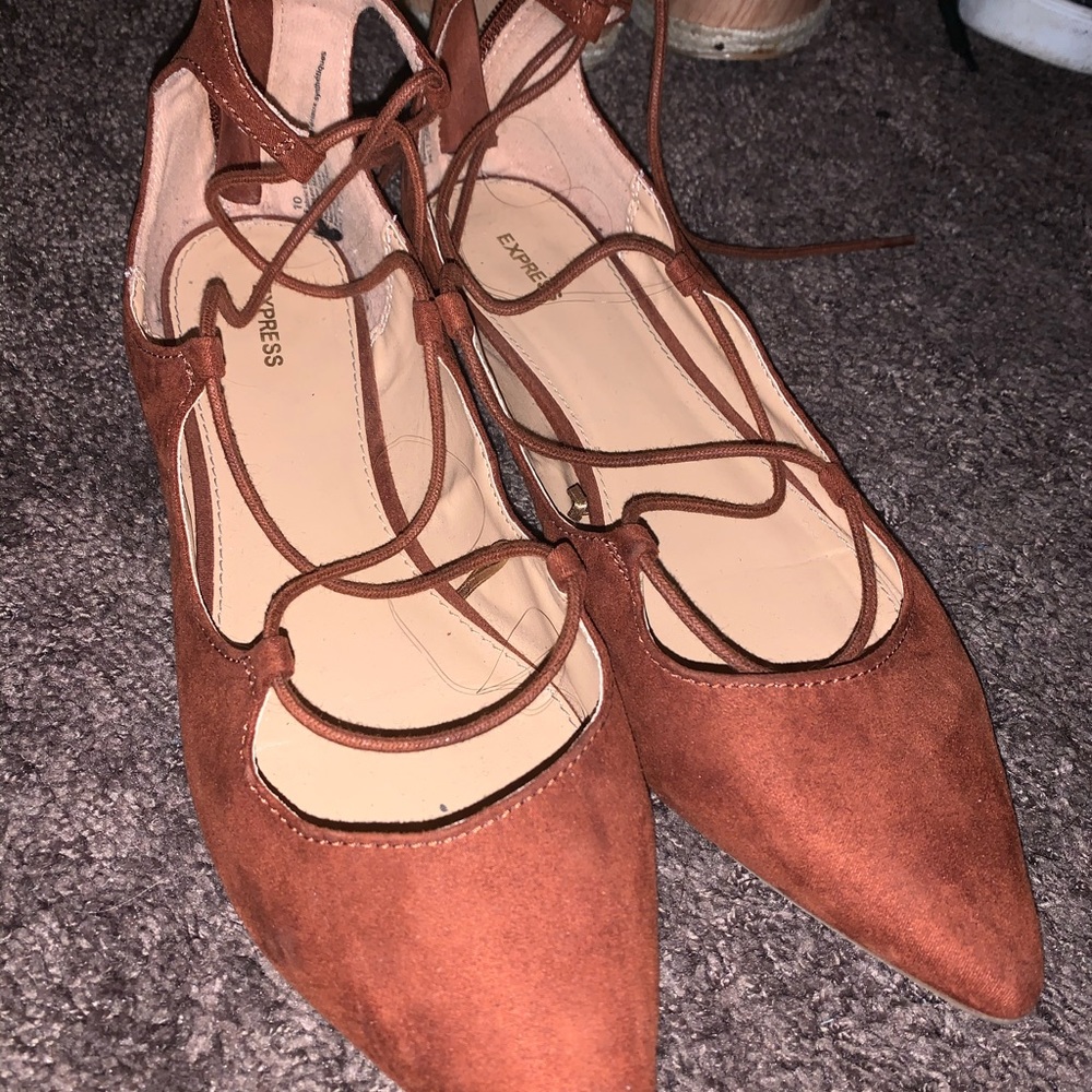 3 Flats for one price! Black, maroon, and brown